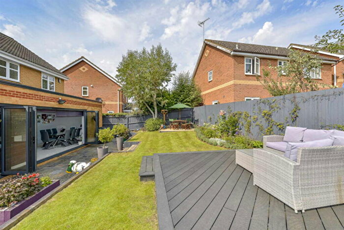 4 Bedroom Detached House For Sale In Thurston Drive, Kettering, NN15