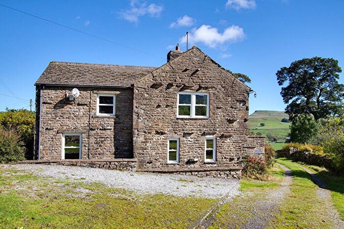 3 Bedroom House For Sale In West Hill Top, Countersett, DL8