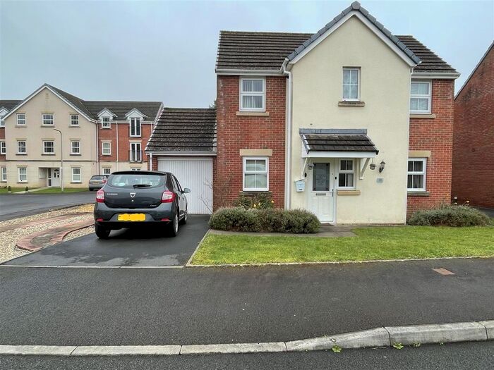 3 Bedroom Detached House For Sale In Cwrt Lando, Pembrey, Burry Port, SA16