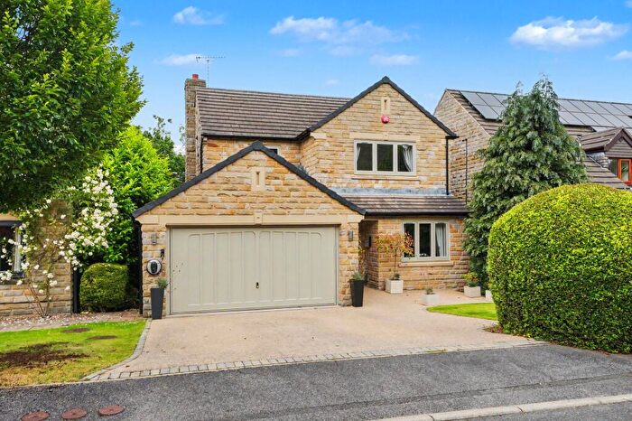 4 Bedroom Detached House For Sale In Harefield Park, Birkby, HD2