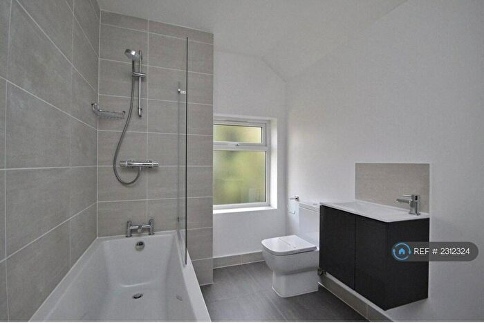 4 Bedroom Semi-Detached House To Rent In Denzil Road, Guildford, GU2