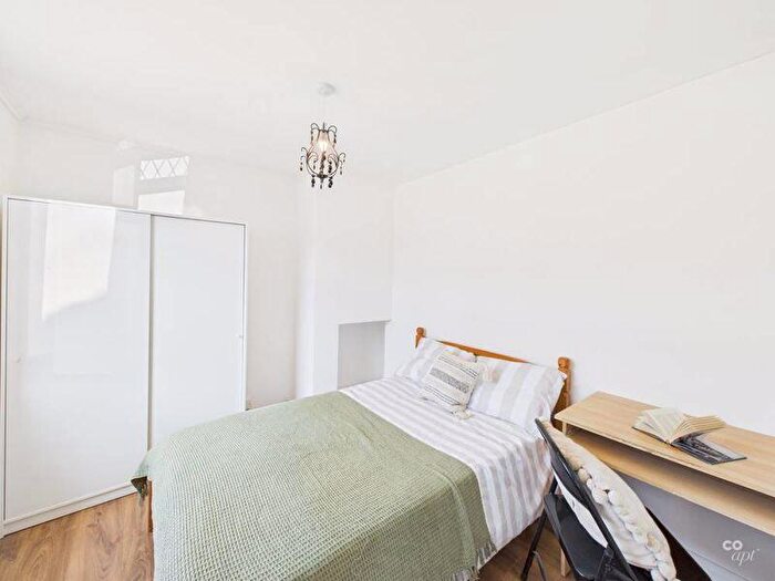 5 Bedroom Semi-Detached House To Rent In Newick Road, Brighton, BN1