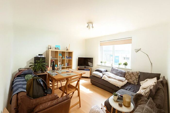 1 Bedroom Flat To Rent In Larkhall Lane, London, SW4