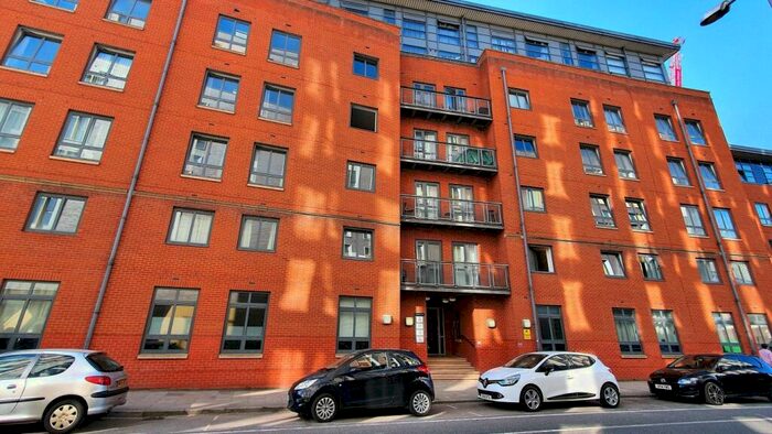 2 Bedroom Apartment To Rent In Lake House, Castlefield Locks, M15