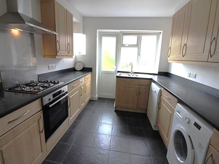 2 Bedroom Maisonette To Rent In Great North Road, Barnet, EN5
