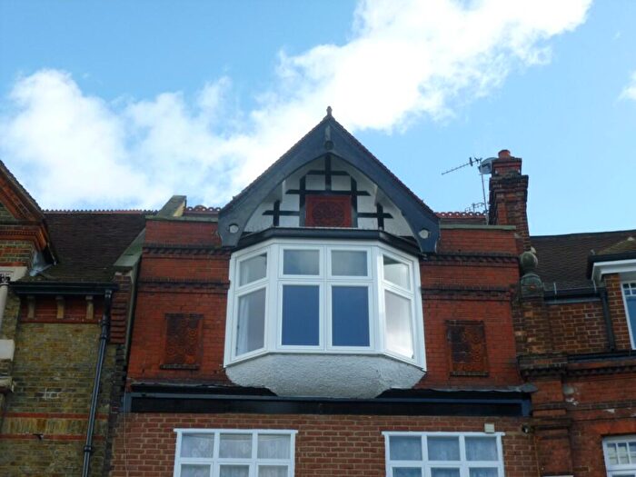 Studio To Rent In High Street, Dorking, Surrey, RH4