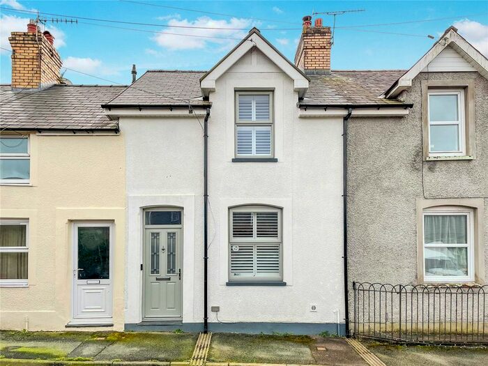 2 Bedroom Terraced House For Sale In Bank Street, Machynlleth, Powys, SY20