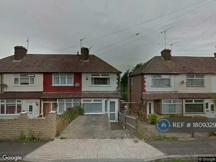 2 Bedroom End Of Terrace House To Rent In Hawthorn Road, Kent, ME2