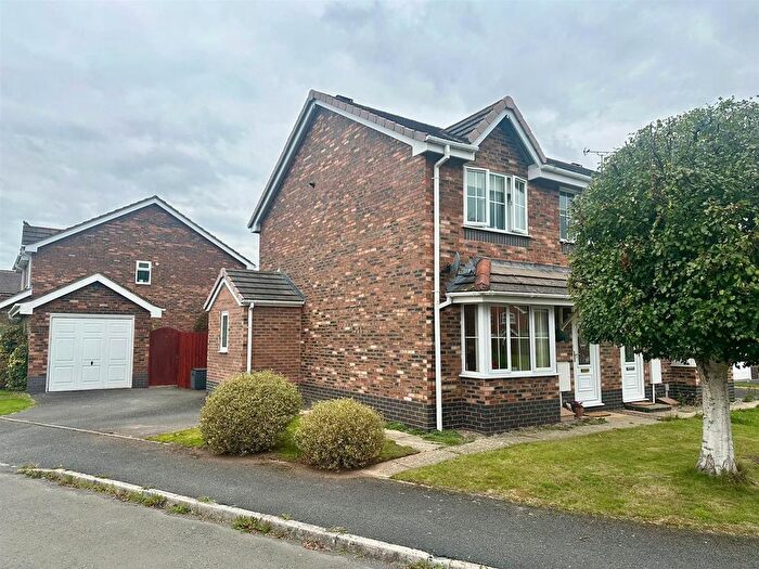 3 Bedroom Semi Detached House For Sale In Springfield Road, Withington, HR1