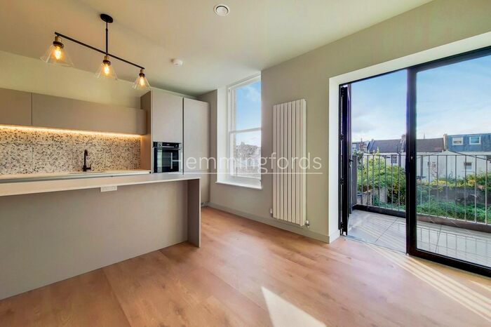 2 Bedroom Flat To Rent In Kynaston Avenue, Stoke Newington, N16