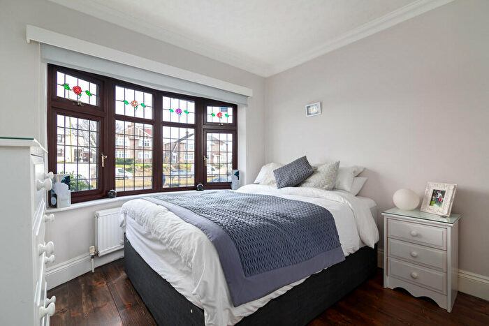 2 Bedroom Detached Bungalow For Sale In Great Cambridge Road, Waltham Cross, EN8