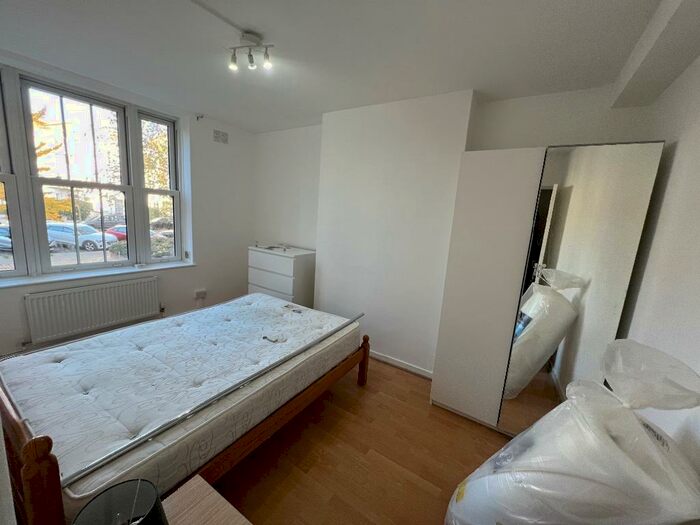 2 Bedroom Flat To Rent In Queens Crescent, London, NW5