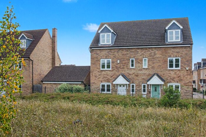 3 Bedroom Semi-Detached House To Rent In Silverburn Close, Bedford, Bedfordshire, MK41