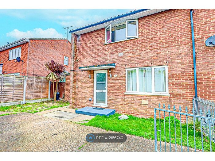 2 Bedroom Terraced House To Rent In Hornby Avenue, Westcliff-On-Sea, SS0