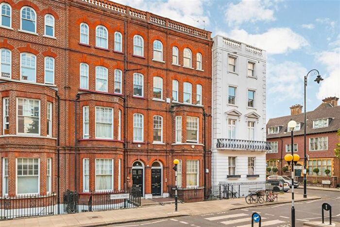 3 Bedroom Flat For Sale In Oakley Street, Chelsea, SW3
