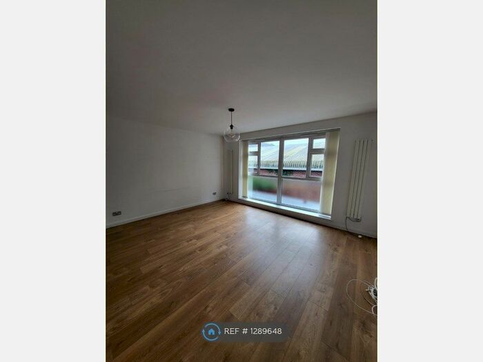 2 Bedroom Flat To Rent In Carew Road, Wallington SM6