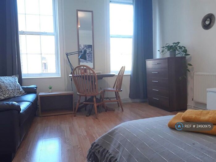 1 Bedroom Flat To Rent In Hazelwood House, London, SE8