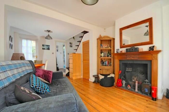 2 Bedroom Cottage To Rent In Albany Passage, Richmond, TW10