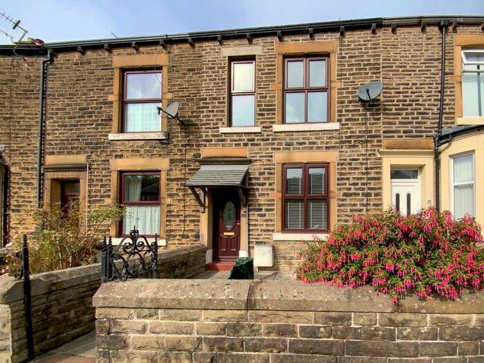 3 Bedroom Terraced House To Rent In The Avenue, Hadfield, SK13