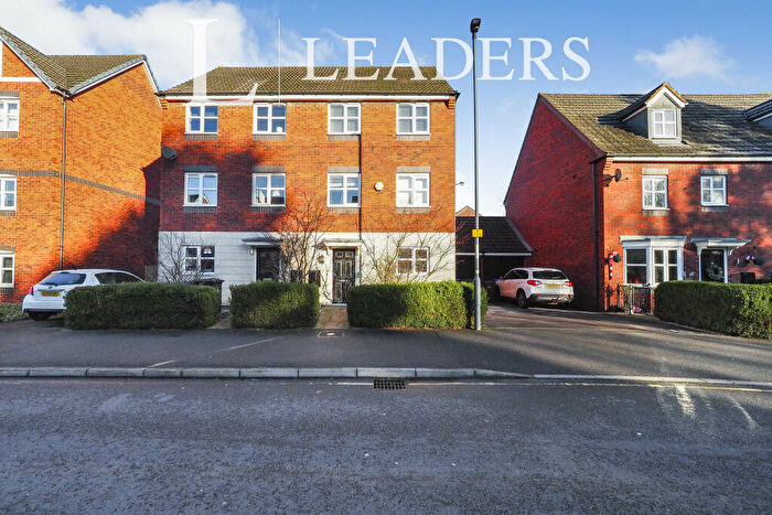 4 Bedroom Town House To Rent In Girton Way, DE3
