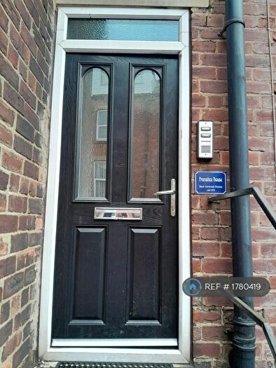 2 Bedroom Maisonette To Rent In Back Oakwood Avenue, Leeds, LS8