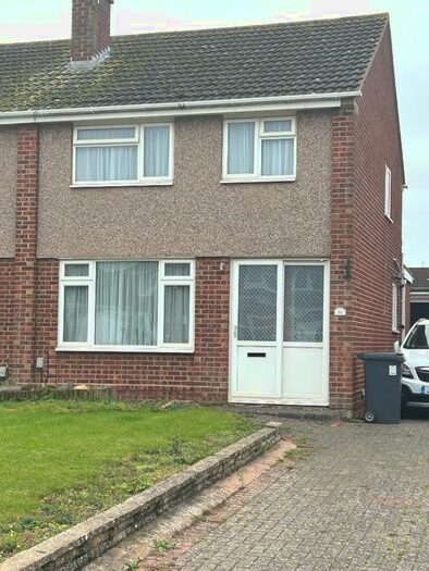 3 Bedroom Semi-Detached House To Rent In Ashford Gardens, Leamington Spa, CV31