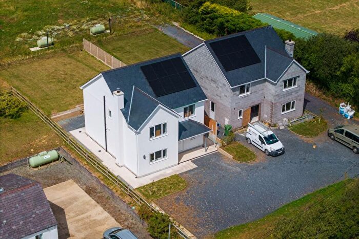 4 Bedroom Detached House For Sale In Rhoshirwaun, Pwllheli, LL53