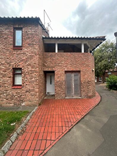 2 Bedroom Flat To Rent In Campsie Close, Lambton, Washington, Sunderland, NE38