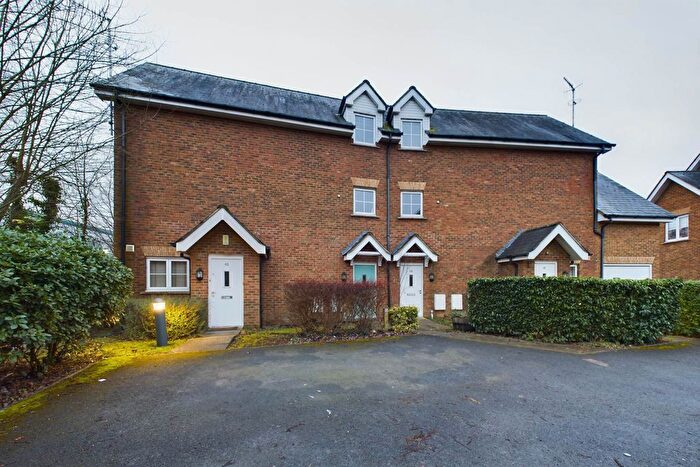 3 Bedroom Maisonette To Rent In Fourdrinier Way, Apsley, HP3