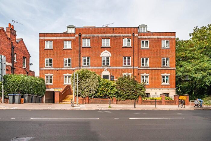 2 Bedroom Apartment To Rent In Castle Gate, Reading, RG1
