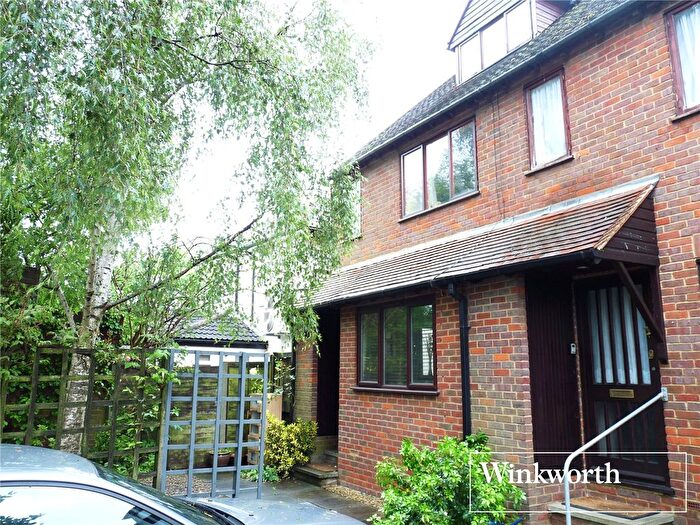 1 Bedroom Flat To Rent In Romeland Court, High Street, Elstree, Borehamwood, WD6