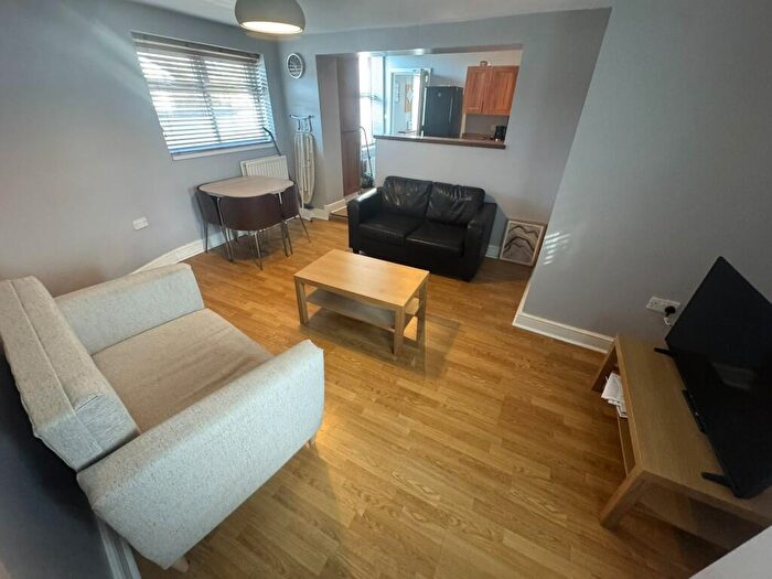 3 Bedroom End Of Terrace House To Rent In Hunters Road, Newcastle Upon Tyne, NE2