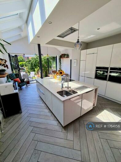 4 Bedroom End Of Terrace House To Rent In Limley Grove, Manchester, M21