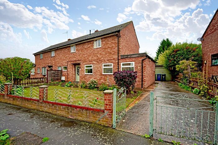 3 Bedroom Semi-Detached House For Sale In Walnut Tree Crescent, Fenstanton, Huntingdon, PE28