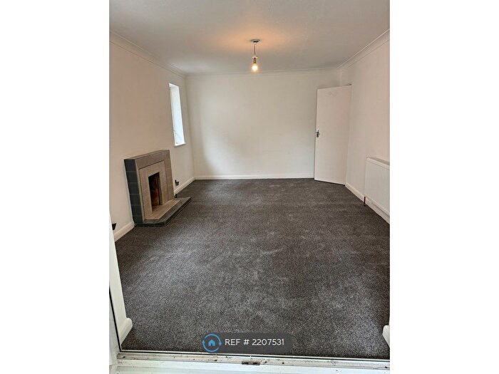 3 Bedroom Bungalow To Rent In Chertsey Lane, Staines-Upon-Thames, TW18