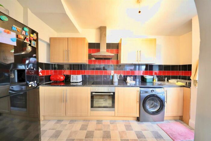 3 Bedroom Terraced House For Sale In Hotham Road North, Hull, HU5