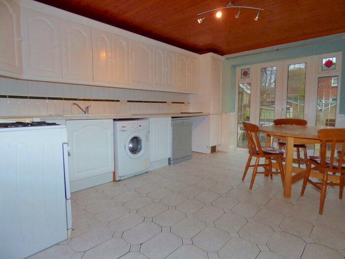 3 Bedroom House To Rent In Glenmere, Vange, SS16