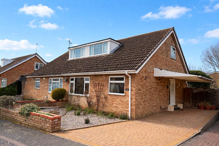 2 Bedroom Bungalow For Sale In Gorricks, Stony Stratford, MK11