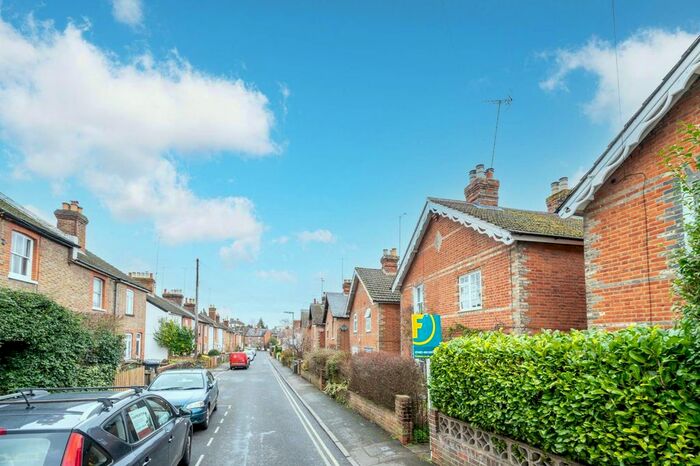 3 Bedroom Semi-Detached House To Rent In Cline Road, Guildford, GU1