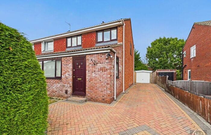 3 Bedroom Semi Detached House For Sale In Harrington Road, Bristol, BS14