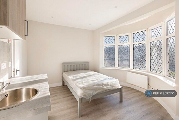 Studio To Rent In Broad Walk, London, SE3