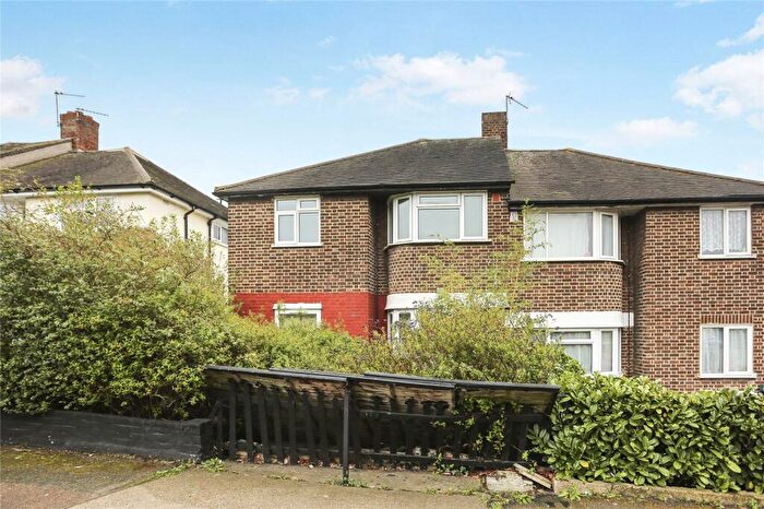 2 Bedroom House To Rent In Moremead Road, SE6