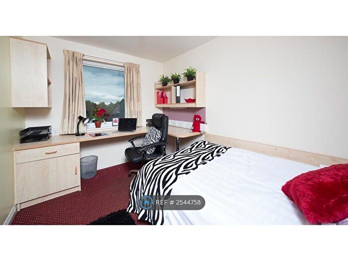 1 Bedroom Flat To Rent In Hyde Grove, Manchester, M13