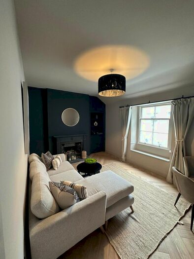 2 Bedroom Flat To Rent In Dean Park Mews, Edinburgh, EH4