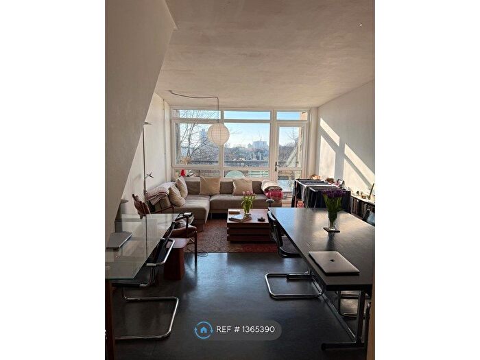 2 Bedroom Flat To Rent In Prospect House, London, SE1