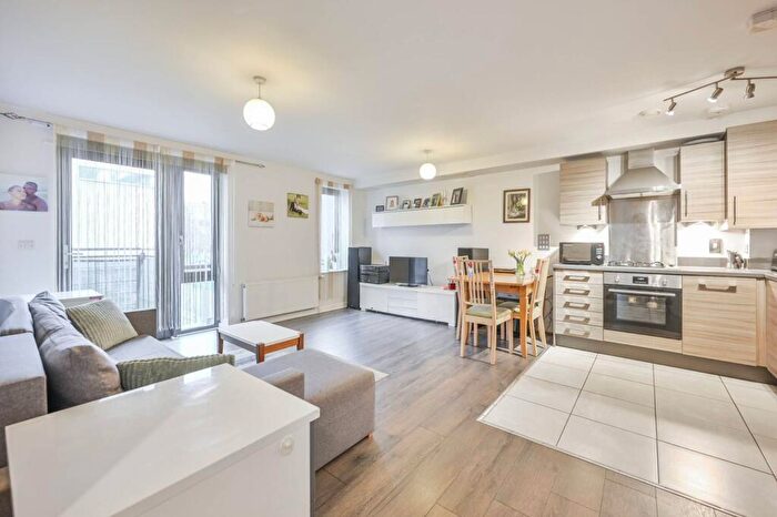 1 Bedroom Flat For Sale In Carville Street, Finsbury Park, London, N4 - Photo 3