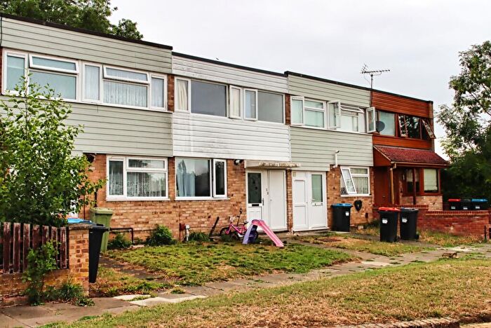 4 Bedroom Terraced House To Rent In Watten Court, Bletchley, Milton Keynes, Buckinghamshire, MK2