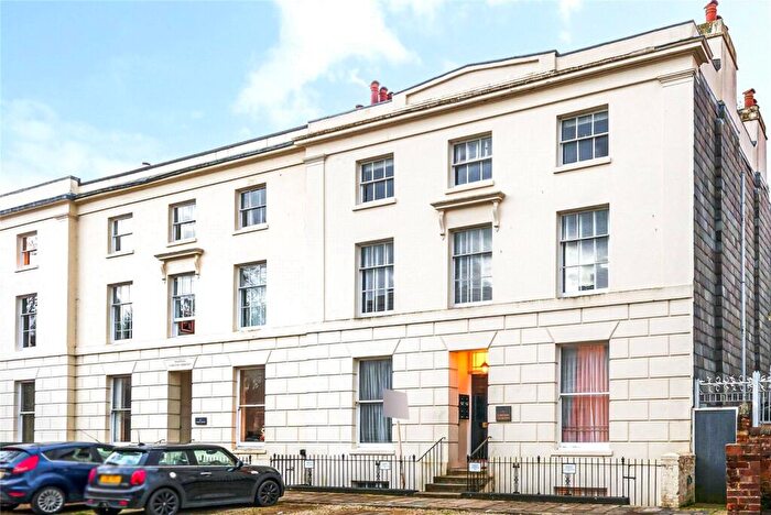 2 Bedroom Flat To Rent In Carlton Crescent, Southampton, Hampshire, SO15