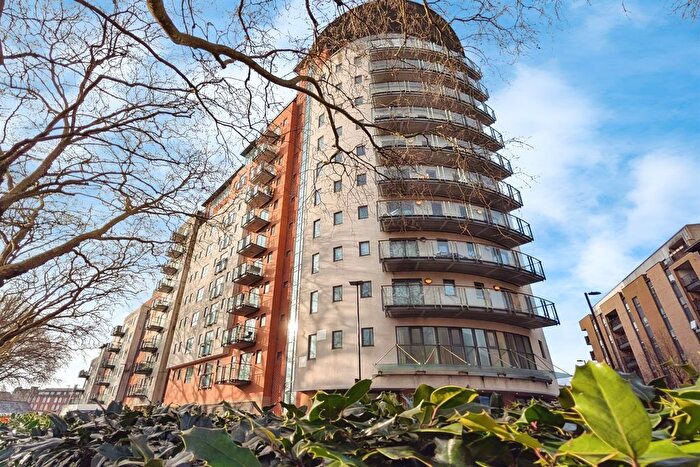 2 Bedroom Flat To Rent In Oceana Boulevard, Southampton, SO14