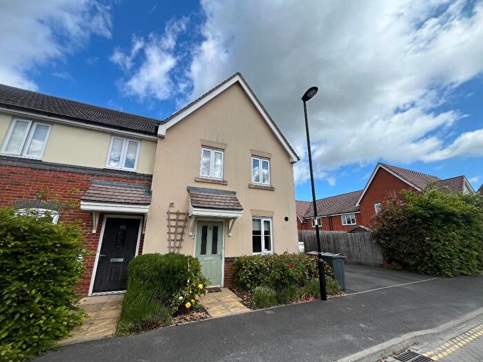 3 Bedroom End Of Terrace House To Rent In Locksbridge Road, SP11
